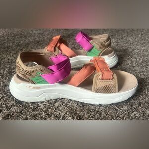 Teva women’s 8 pink and orange hook and loop colorful comfy sandals